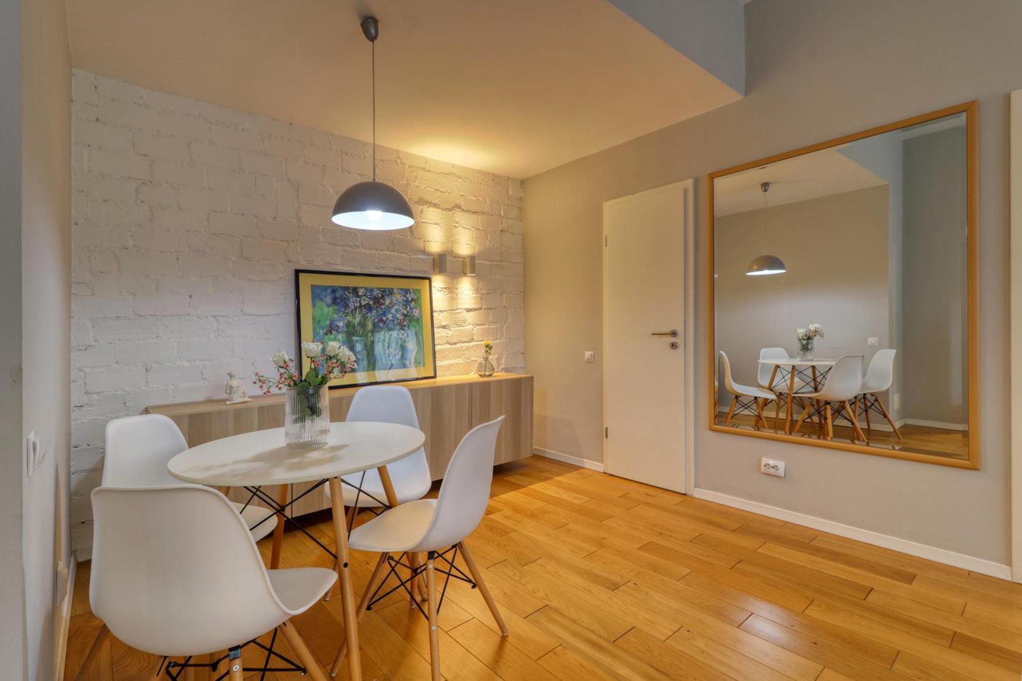 Urban Chic Apartment Bucharest Exterior photo